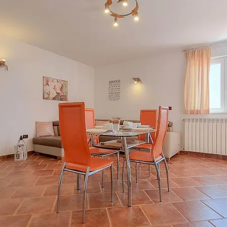 Apartmán Helles Mit Meerblick, Liegewiese, Grillbereich, Waschmaschine Karpinjan