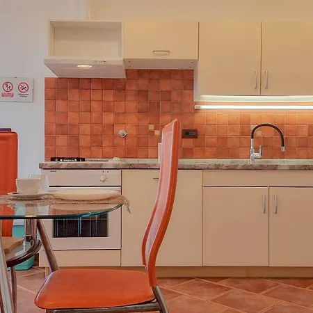Apartment Helles Mit Meerblick, Liegewiese, Grillbereich, Waschmaschine